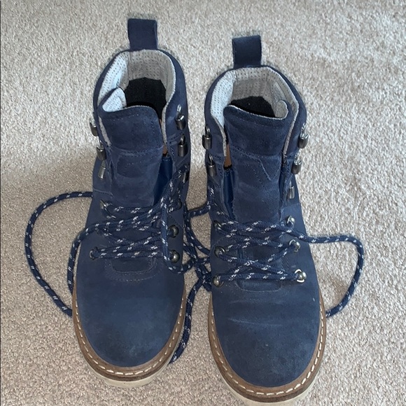 Toms boots - Picture 1 of 4